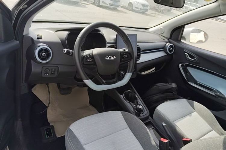 Used Chery QQ Little Ant 2023 251km Love Edition Lithium Iron Phosphate Center Console