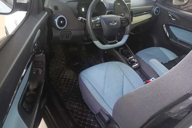 Used Chery QQ Little Ant 2023 251km True Love Edition Lithium Iron Phosphate Driver Seat