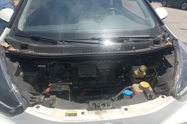 Used Chery QQ Little Ant 2023 Updated Version 251 km Love Edition Lithium Iron Phosphate Engine Bay