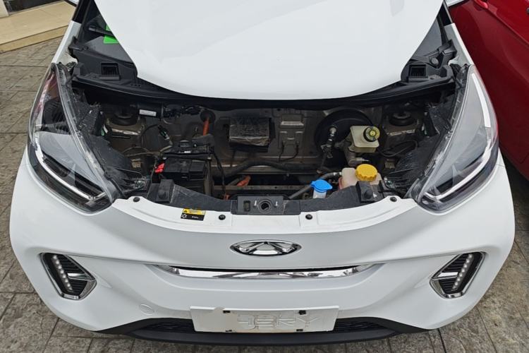 Used Chery QQ Little Ant 2023 Updated Version 251 km Love Edition Lithium Iron Phosphate Engine Bay