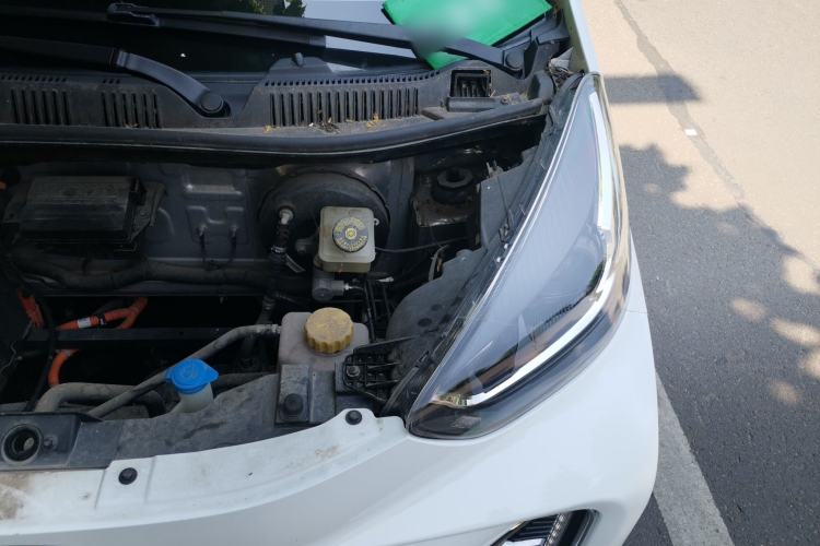 Used Chery QQ Little Ant 2023 Updated Version 251 km Love Edition Lithium Iron Phosphate Engine Bay Left
