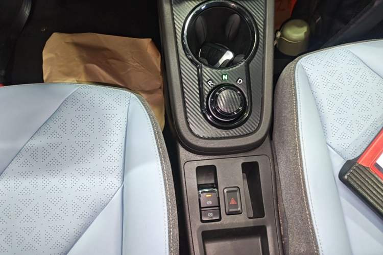 Used Chery QQ Little Ant 2023 251km True Love Edition Lithium Iron Phosphate Gear Lever