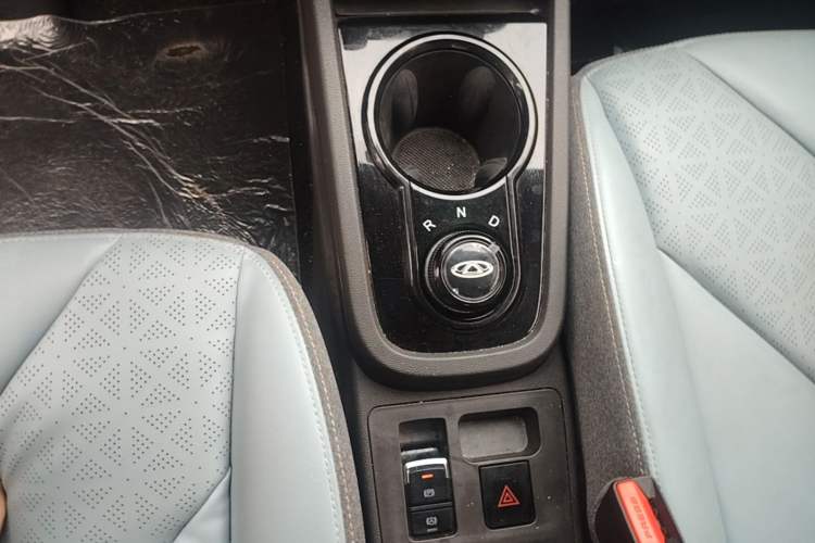 Used Chery QQ Little Ant 2023 251km True Love Edition Lithium Iron Phosphate Gear Lever