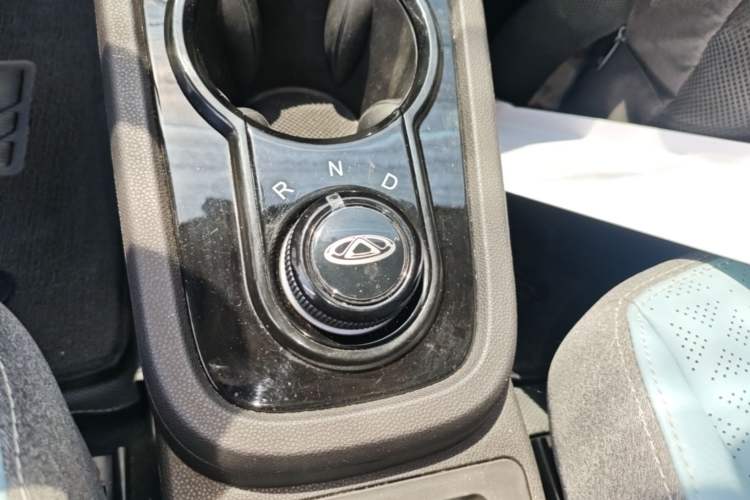 Used Chery QQ Little Ant 2023 251km True Love Edition Lithium Iron Phosphate Gear Lever