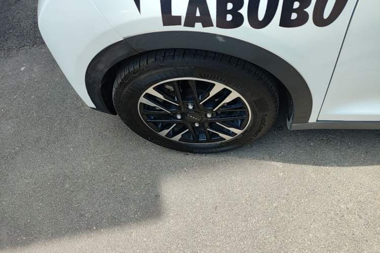 Used Chery QQ Little Ant 2023 301km True Love Plus Version Ternary Lithium Left Front Wheel Hub