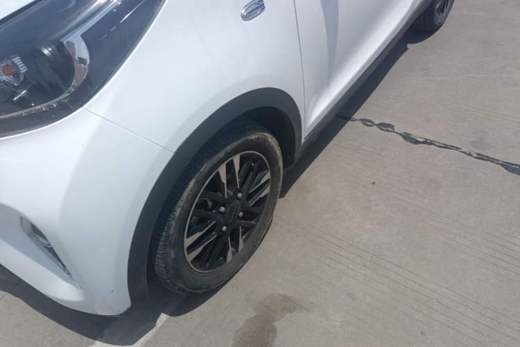 Used Chery QQ Little Ant 2023 Updated Version 251 km Love Edition Lithium Iron Phosphate Left Front Wheel Hub