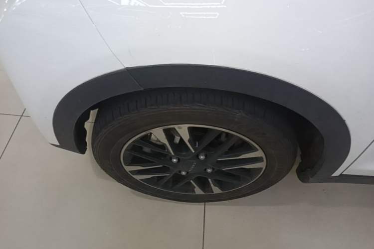 Used Chery QQ Little Ant 2023 251km True Love Edition Lithium Iron Phosphate Left Front Wheel Hub