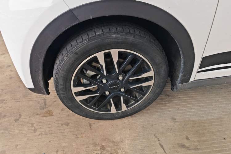 Used Chery QQ Little Ant 2023 301km True Love Plus Version Lithium Iron Phosphate Left Front Wheel Hub