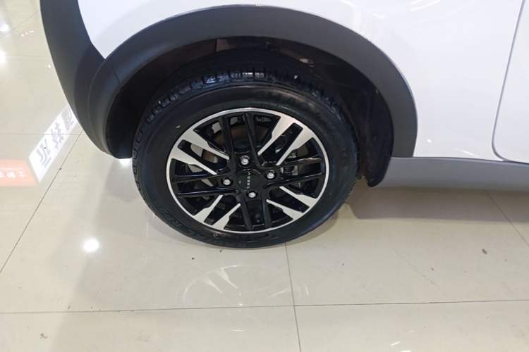 Used Chery QQ Little Ant 2023 251km True Love Edition Lithium Iron Phosphate Right Rear Wheel Hub