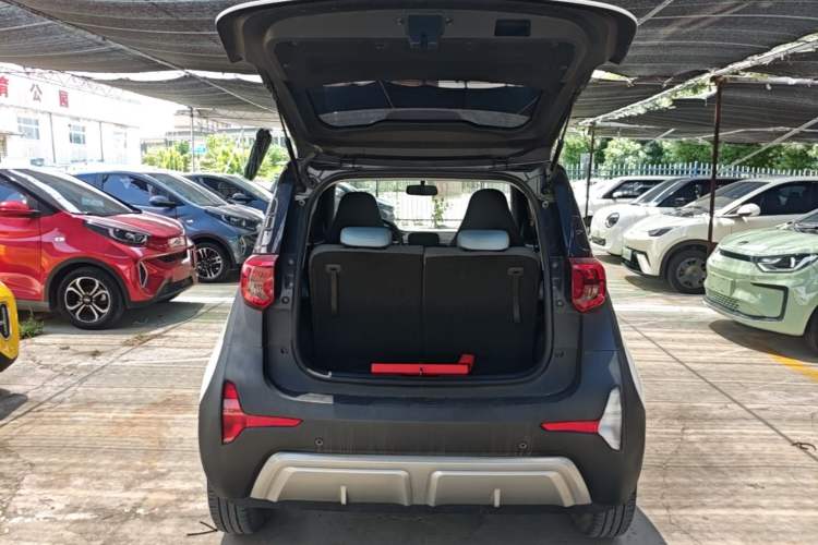 Used Chery QQ Little Ant 2023 251km True Love Edition Lithium Iron Phosphate Trunk
