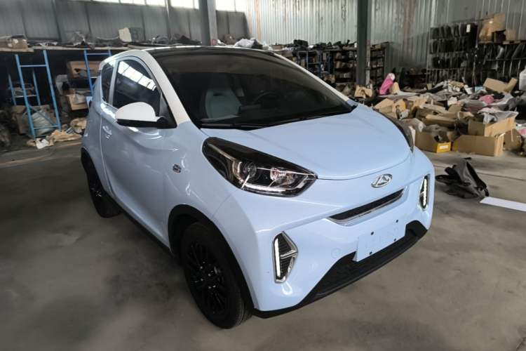 Used Chery QQ Little Ant 2024 Revised Version Youth Edition 251 km True Love Edition 25.05 kWh Front Right 45 Deg