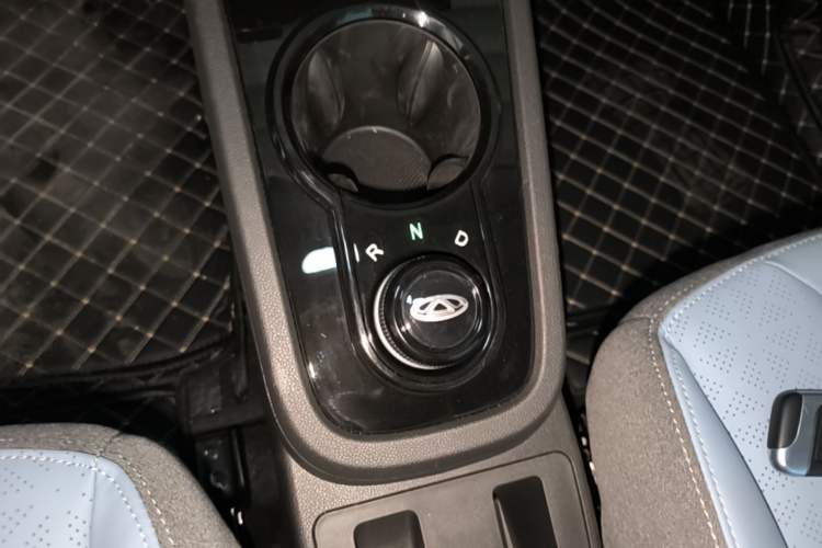 Used Chery QQ Little Ant 2024 Revised Version Youth Edition 251 km True Love Edition 25.05 kWh Gear Lever