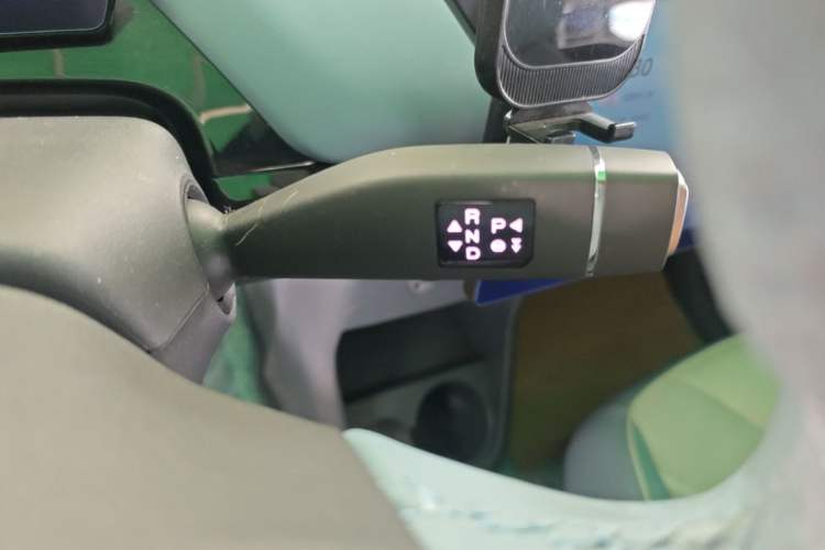 Used Chery QQ Little Ant 2024 Edition Youth Version 321 km Beloved Version 29.23 kWh Gear Lever