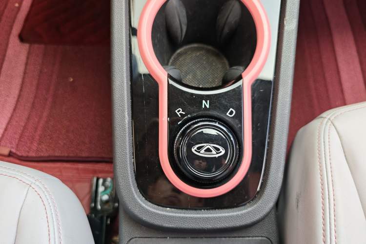 Used Chery QQ Little Ant 2024 Revised Version Youth Edition 251 km True Love Edition 25.05 kWh Gear Lever