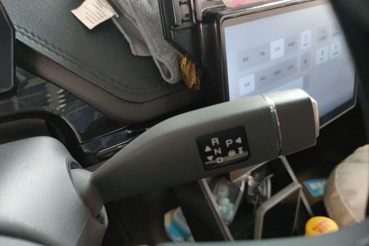 Used Chery QQ Little Ant 2024 Revised Edition Youth Version 321 km Cool Love Edition 29.23 kWh Gear Lever