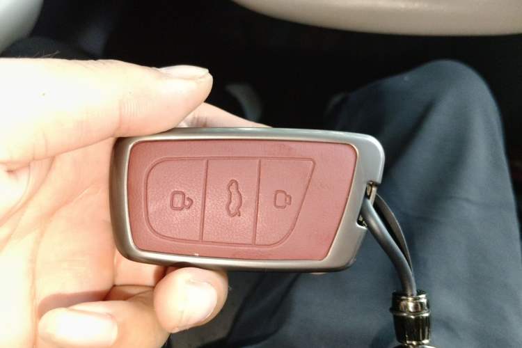 Used Chery QQ Little Ant 2024 Youth Edition 321 km Range Cool Love Version 29.23 kWh Vehicle Key
