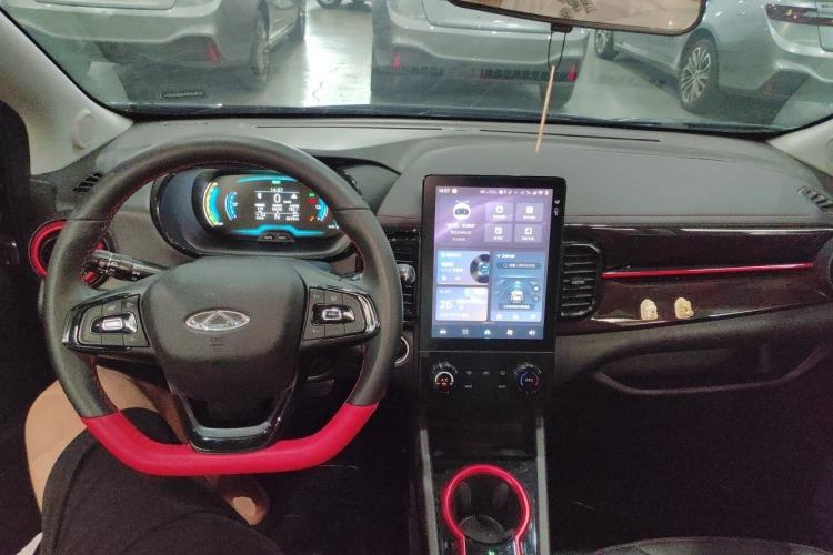Used Chery QQ Little Ant 2024 Revised Version Youth Edition 251 km True Love Edition 25.05 kWh Center Console