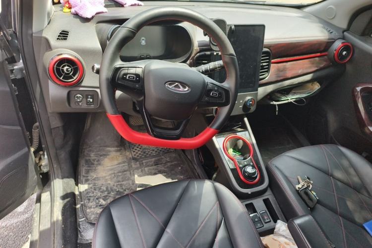 Used Chery QQ Little Ant 2024 Revised Version Youth Edition 251 km True Love Edition 25.05 kWh Center Console
