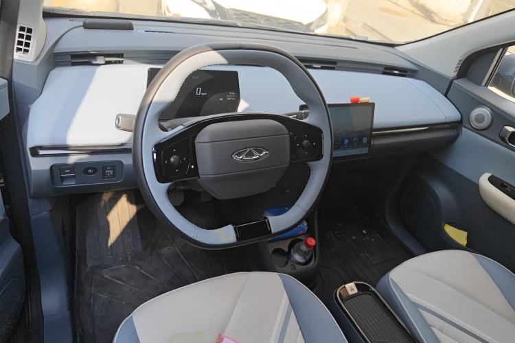 Used Chery QQ Little Ant 2024 Refreshed Version Youth Edition 321 km Beloved Edition 29.23 kWh Center Console