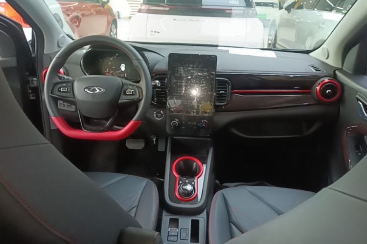 Used Chery QQ Little Ant 2024 Revised Version Youth Edition 251 km True Love Edition 25.05 kWh Center Console