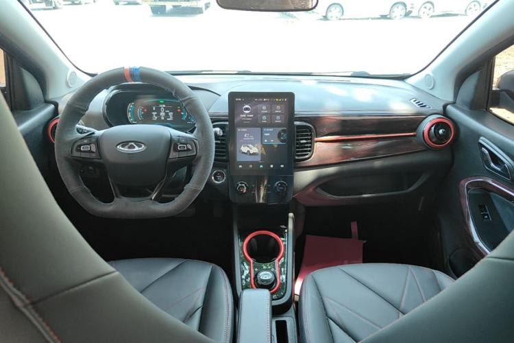 Used Chery QQ Little Ant 2024 251km True Love Edition Center Console