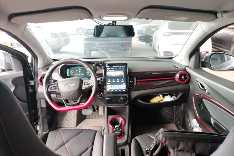 Used Chery QQ Little Ant 2024 Revised Version Youth Edition 251 km True Love Edition 25.05 kWh Center Console