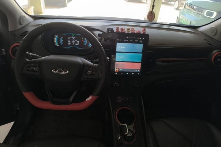 Used Chery QQ Little Ant 2024 Edition Youth Version 251km True Love Edition 25.05 kWh Center Console