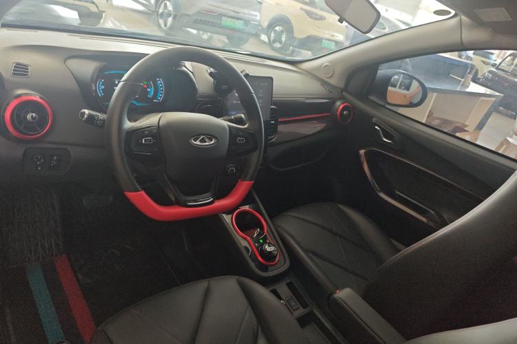 Used Chery QQ Little Ant 2024 Revised Version Youth Edition 251 km True Love Edition 25.05 kWh Center Console