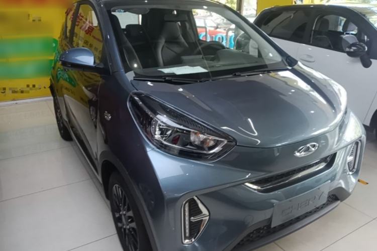 Used Chery QQ Little Ant 2024 Revised Version Youth Edition 251 km True Love Edition 25.05 kWh Front Right 45 Deg