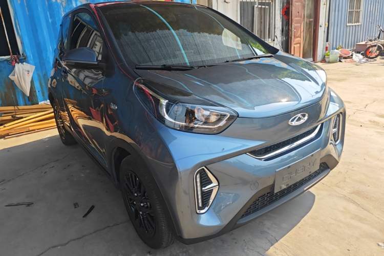 Used Chery QQ Little Ant 2024 Revised Version Youth Edition 251 km True Love Edition 25.05 kWh Front Right 45 Deg