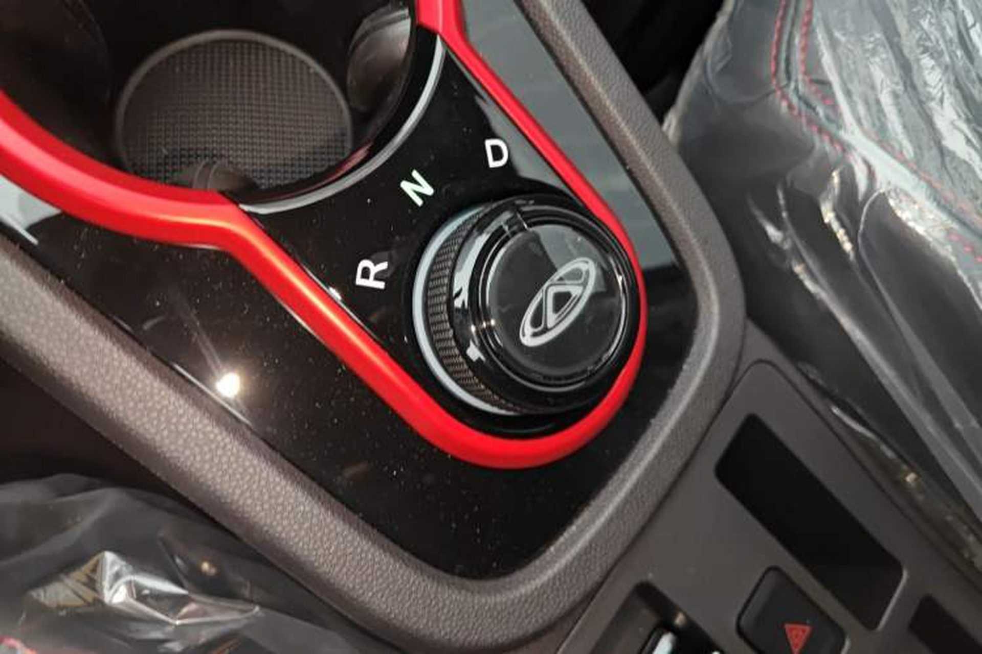 Used Chery QQ Little Ant 2024 Revised Version Youth Edition 251 km True Love Edition 25.05 kWh Gear Lever