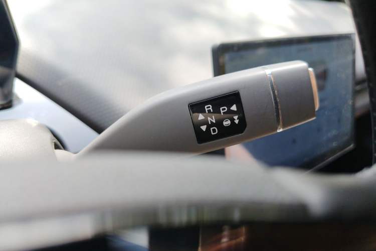 Used Chery QQ Little Ant 2024 Revised Edition Youth Version 321 km Cool Love Edition 29.23 kWh Gear Lever
