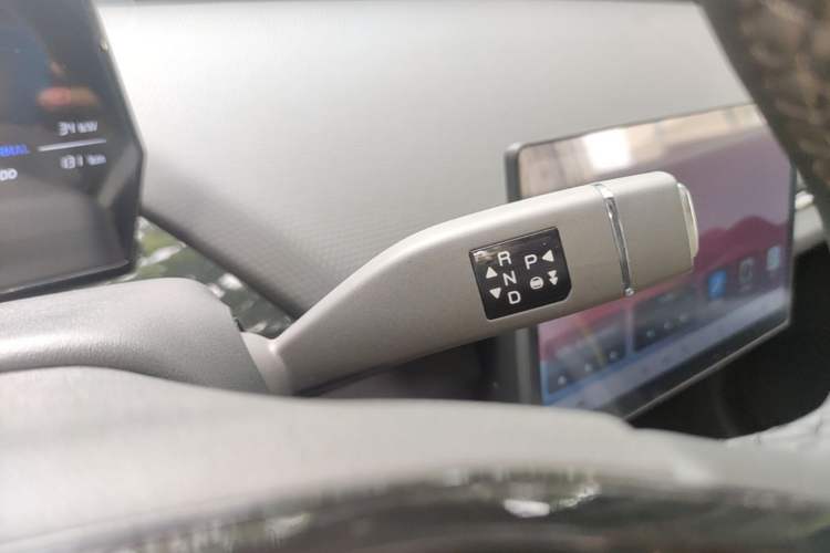 Used Chery QQ Little Ant 2024 Revised Edition Youth Version 321 km Beloved Pro Version 29.23 kWh Gear Lever
