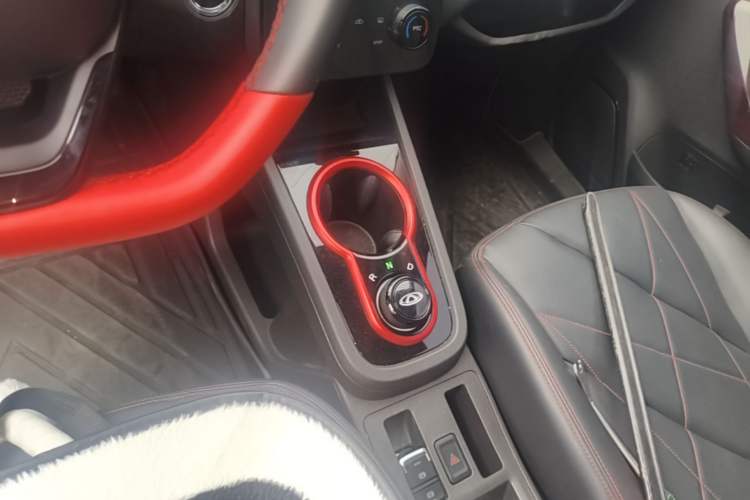 Used Chery QQ Little Ant 2024 Revised Version Youth Edition 251 km True Love Edition 25.05 kWh Gear Lever