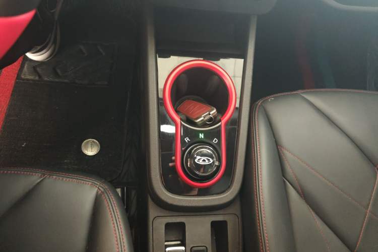 Used Chery QQ Little Ant 2024 Revised Version Youth Edition 251 km True Love Edition 25.05 kWh Gear Lever