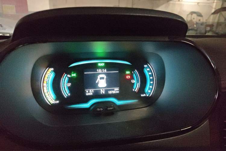 Used Chery QQ Little Ant 2024 Revised Version Youth Edition 251 km True Love Edition 25.05 kWh Instrument Cluster