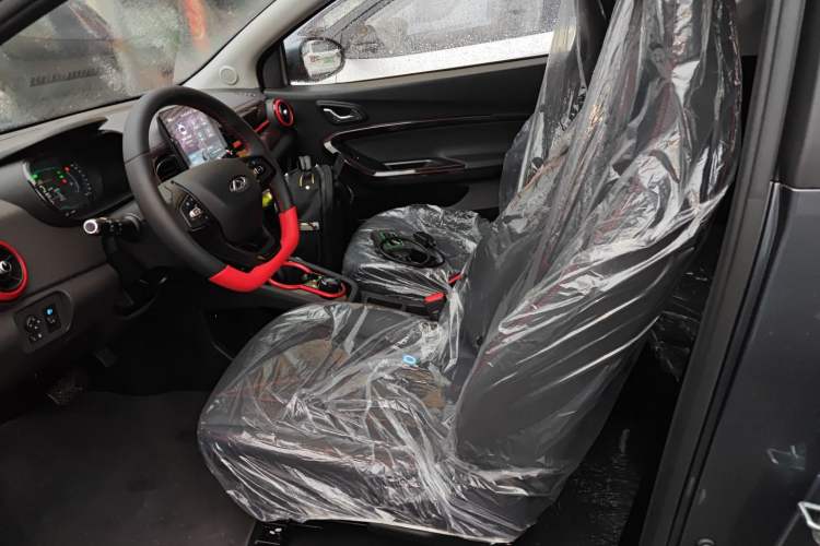 Used Chery QQ Little Ant 2024 Revised Version Youth Edition 251 km True Love Edition 25.05 kWh Left Front Seat