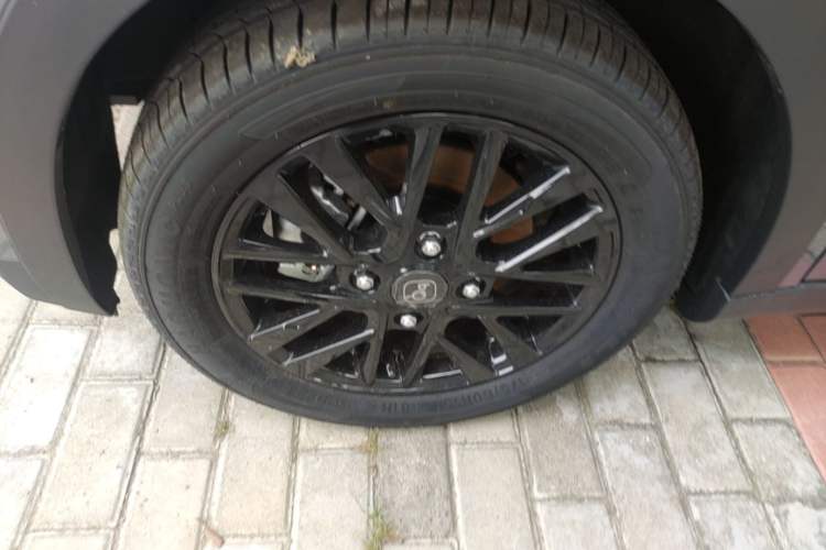 Used Chery QQ Little Ant 2024 Revised Edition Youth Version 321 km Beloved Pro Version 29.23 kWh Left Front Wheel Hub