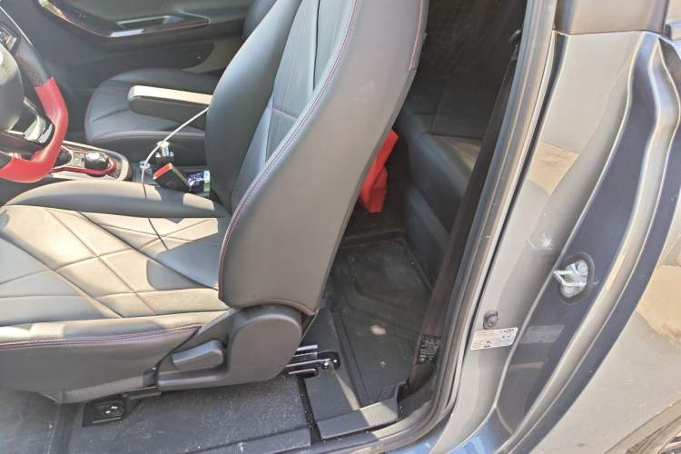 Used Chery QQ Little Ant 2024 Revised Version Youth Edition 251 km True Love Edition 25.05 kWh Left Rear Seat