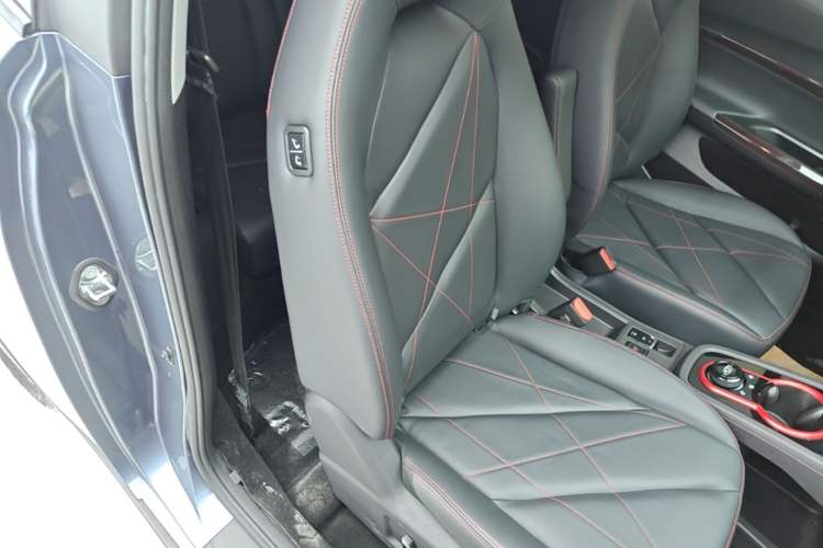 Used Chery QQ Little Ant 2024 Revised Version Youth Edition 251 km True Love Edition 25.05 kWh Right Front Seat