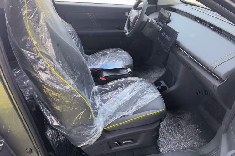 Used Chery QQ Little Ant 2024 Revised Edition Youth Version 321 km Beloved Pro Version 29.23 kWh Right Front Seat
