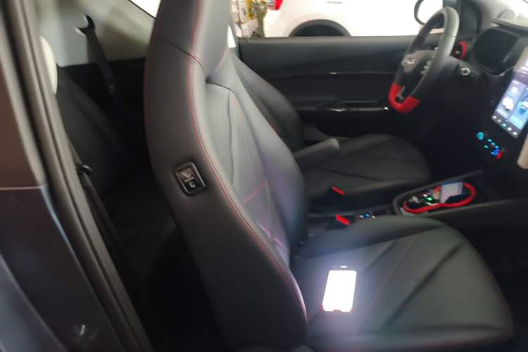 Used Chery QQ Little Ant 2024 Revised Version Youth Edition 251 km True Love Edition 25.05 kWh Right Front Seat