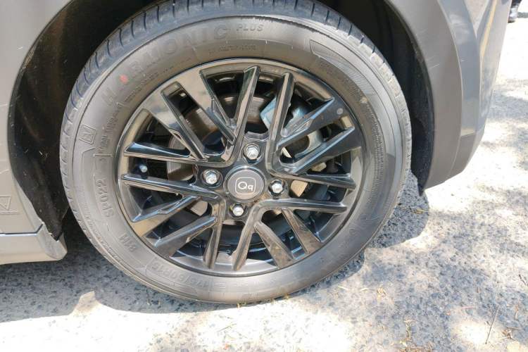 Used Chery QQ Little Ant 2024 Revised Edition Youth Version 321 km Cool Love Edition 29.23 kWh Right Front Wheel Hub