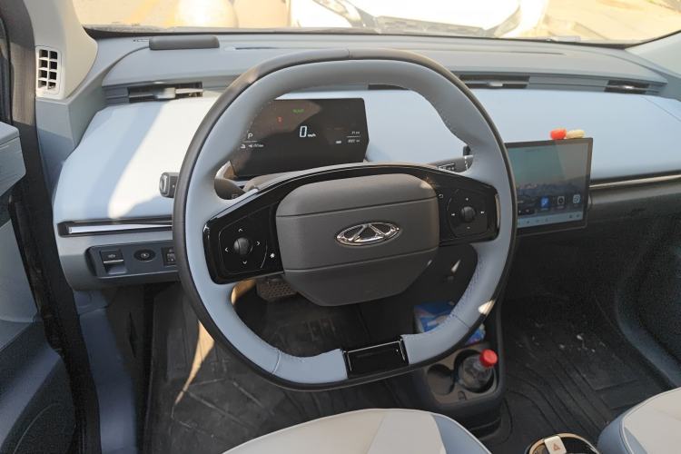 Used Chery QQ Little Ant 2024 Refreshed Version Youth Edition 321 km Beloved Edition 29.23 kWh Steering Wheel