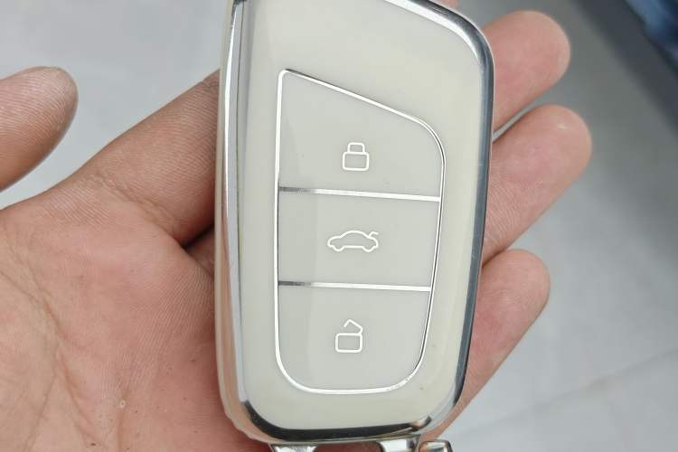 Used Chery QQ Little Ant 2024 Revised Version Youth Edition 251 km True Love Edition 25.05 kWh Vehicle Key