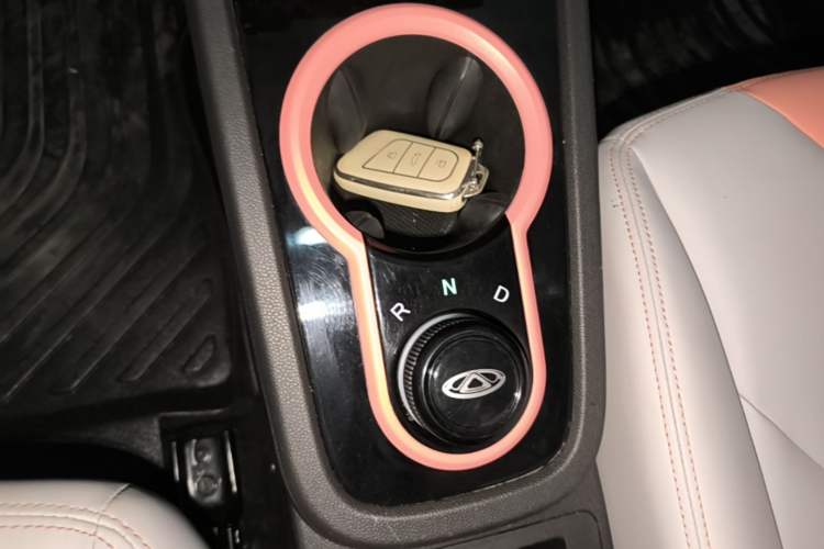 Used Chery QQ Little Ant 2024 Revised Version Youth Edition 251 km True Love Edition 25.05 kWh Gear Lever