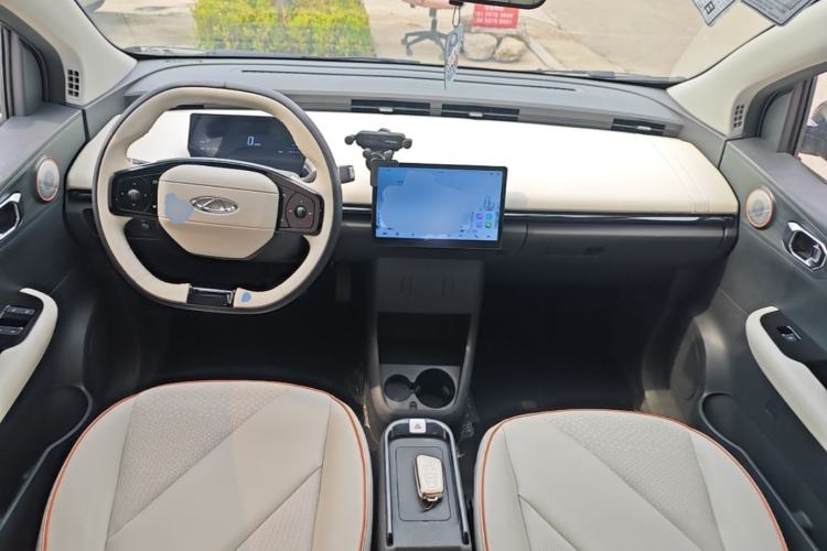 Used Chery QQ Little Ant 2024 321km Love Edition Center Console