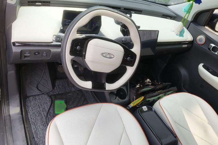 Used Chery QQ Little Ant 2024 Refreshed Version Youth Edition 321 km Beloved Edition 29.23 kWh Center Console