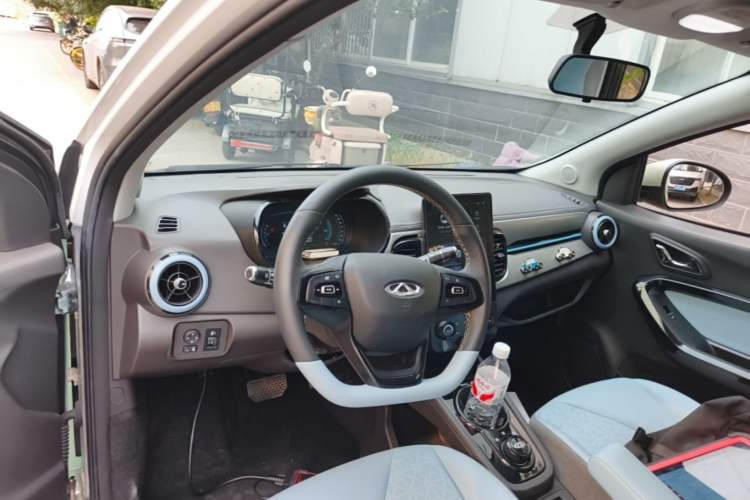 Used Chery QQ Little Ant 2024 251km True Love Edition Center Console