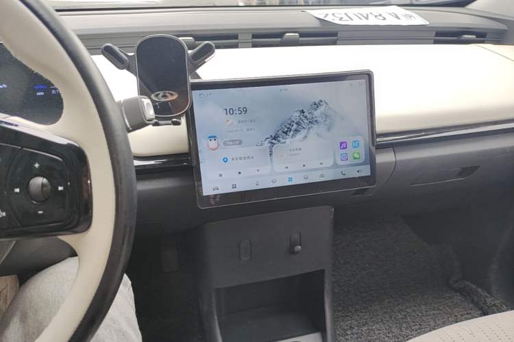 Used Chery QQ Little Ant 2024 Youth Edition 321km Beloved Pro Version 29.23 kWh Center Console